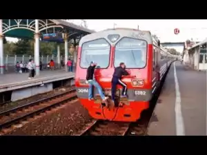 The Scariest Videos of Stunts On The Trains